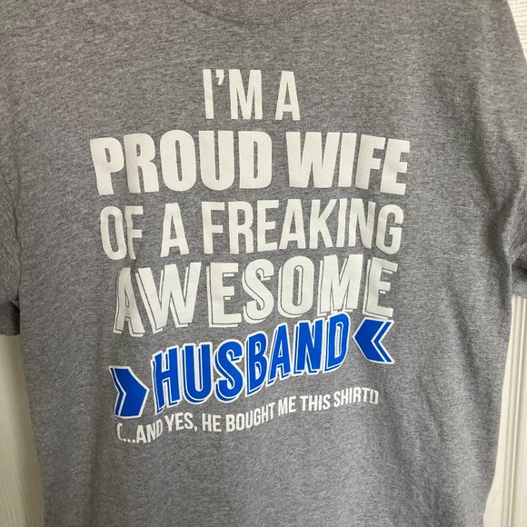Proud Wife graphic tee L - Picture 1 of 3